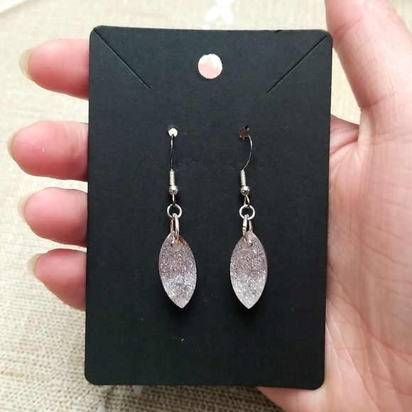 Hand Crafted Jewelry - Resin earrings, sparkly light pink/purple.🪻🪷